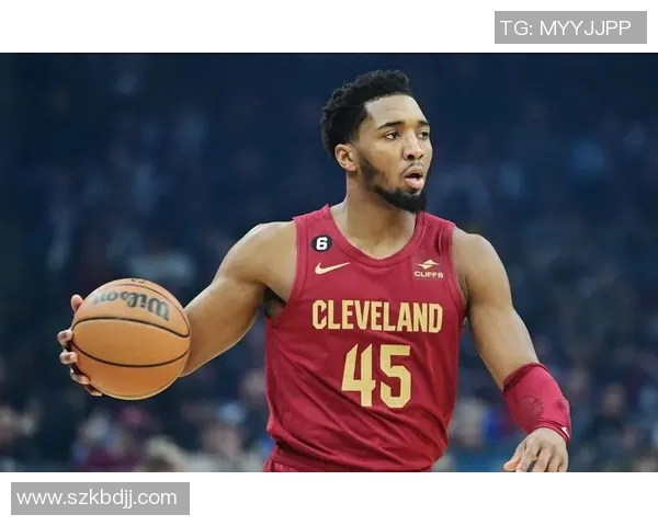 多诺万米切尔带领球队重返巅峰的奋斗历程与精彩瞬间